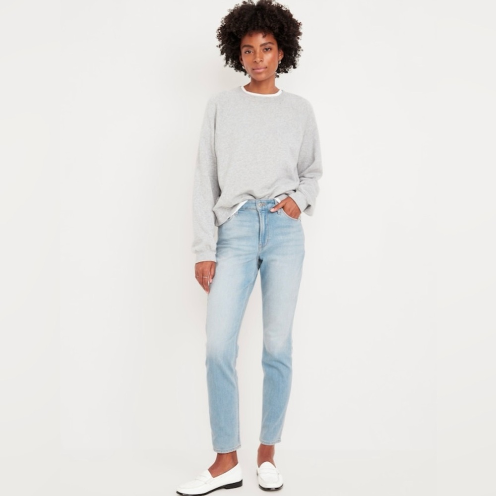 Old Navy WOW Straight Leg Light Wash Jeans